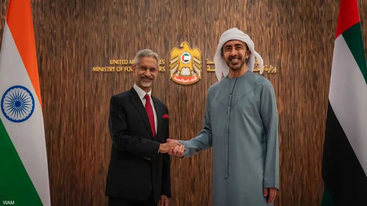 عبدالله بن زايد يستقبل وزير خارجية الهند